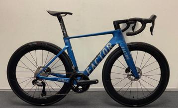 Factor Monza Blauw 52cm 2025 beschikbaar voor biedingen