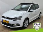 Volkswagen POLO Occasion 1.2 TSI Highline met panoramadak |, Auto's, Gebruikt, 4 cilinders, Leder en Stof, Wit