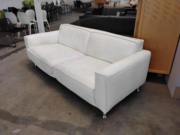 Montel bank, wit leer. Breed 215cm. beschikbaar voor biedingen