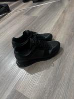 Louis Vuitton Run Away Sneakers, Zwart, Ophalen of Verzenden, Sneakers of Gympen, Gedragen