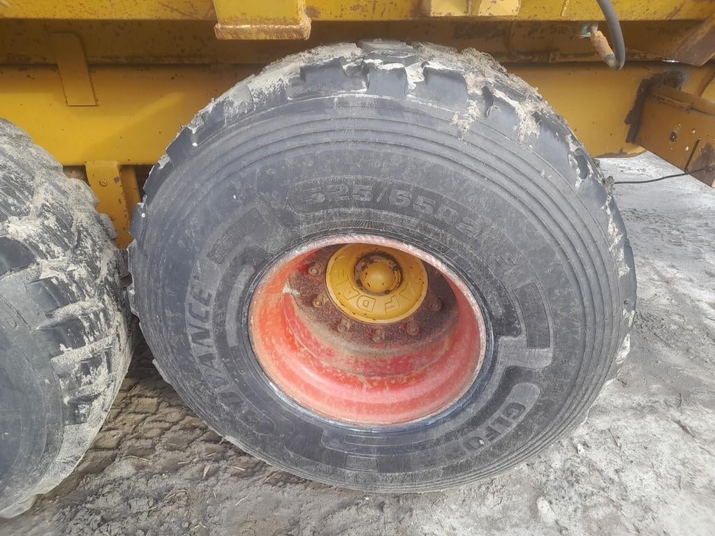 Banden Michelin 20,5 x 20,5 op velg, Zakelijke goederen, Agrarisch | Onderdelen | Banden, Velgen en Assen, Ophalen