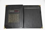 Mooie leren schrijfmap met rekenmachine Volker Stevin, Diversen, Schrijfwaren, Ophalen of Verzenden