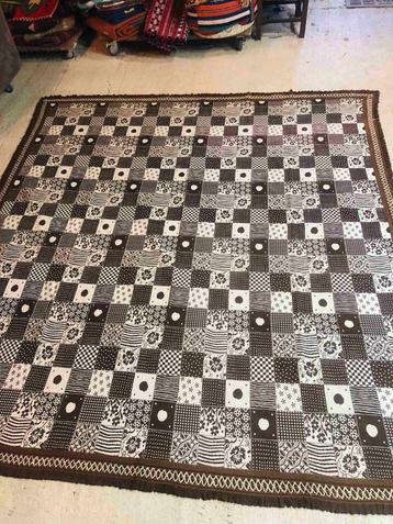 Grote bruine grand foulard met bloemen 270/255 beschikbaar voor biedingen