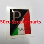 Sticker Logo Voorscherm Zwart Italy 3D Vespa Lx Piaggio Prim, Ophalen of Verzenden, 50cc-Scooterparts, Info@50cc-scooterparts.nl