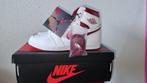 Air Jordan 1 High 85 Metallic Burgundy maat 42.5, Nieuw, Ophalen of Verzenden