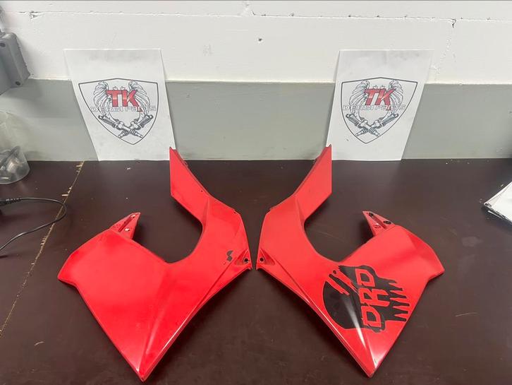 Derbi drd pro radiateur kappen., Fietsen en Brommers, Brommeronderdelen | Algemeen, Gebruikt, Kap, Ophalen of Verzenden