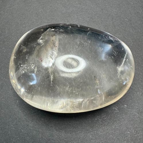 Bergkristal handsteen uit Madagaskar, Verzamelen, Mineralen en Fossielen, Mineraal, Ophalen of Verzenden
