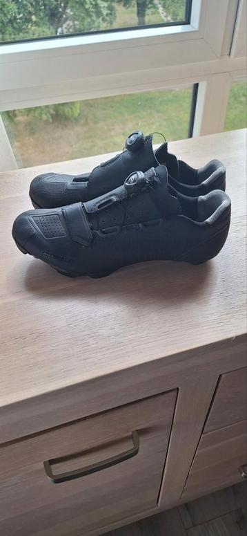 Bontrager wielrenschoenen maat 43,5  beschikbaar voor biedingen