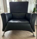 Rolf Benz 322 zwart leren fauteui en 322 hocker. ., Ophalen, Gebruikt, Rolf Benz zwart leer, hocker, design fauteuil., 75 tot 100 cm