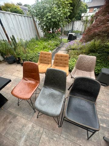GRATIS zes eetkamer stoelen, verschillende designs beschikbaar voor biedingen