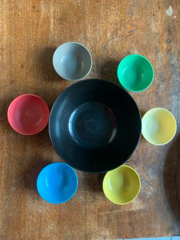 Vintage 7 delig pindaschalen setje beschikbaar voor biedingen