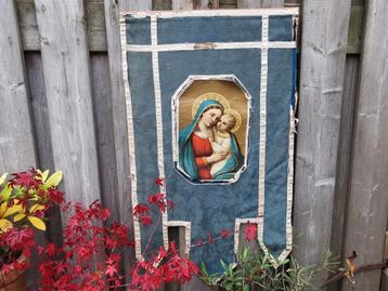 Antiek schilderij Maria kindje Jezus op " wandkleed " Miekje beschikbaar voor biedingen