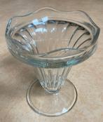 Dessertglazen op voet 5 stuks vintage, Verzamelen, Glas en Borrelglaasjes, Ophalen of Verzenden, Zo goed als nieuw, Overige typen