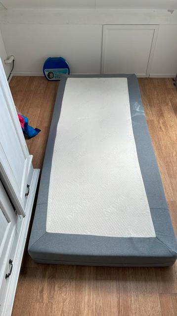 Matras gratis beschikbaar voor biedingen