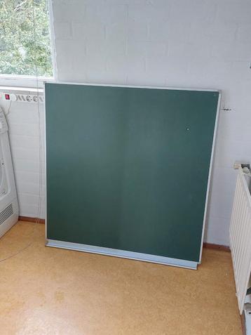 Schoolbord beschikbaar voor biedingen