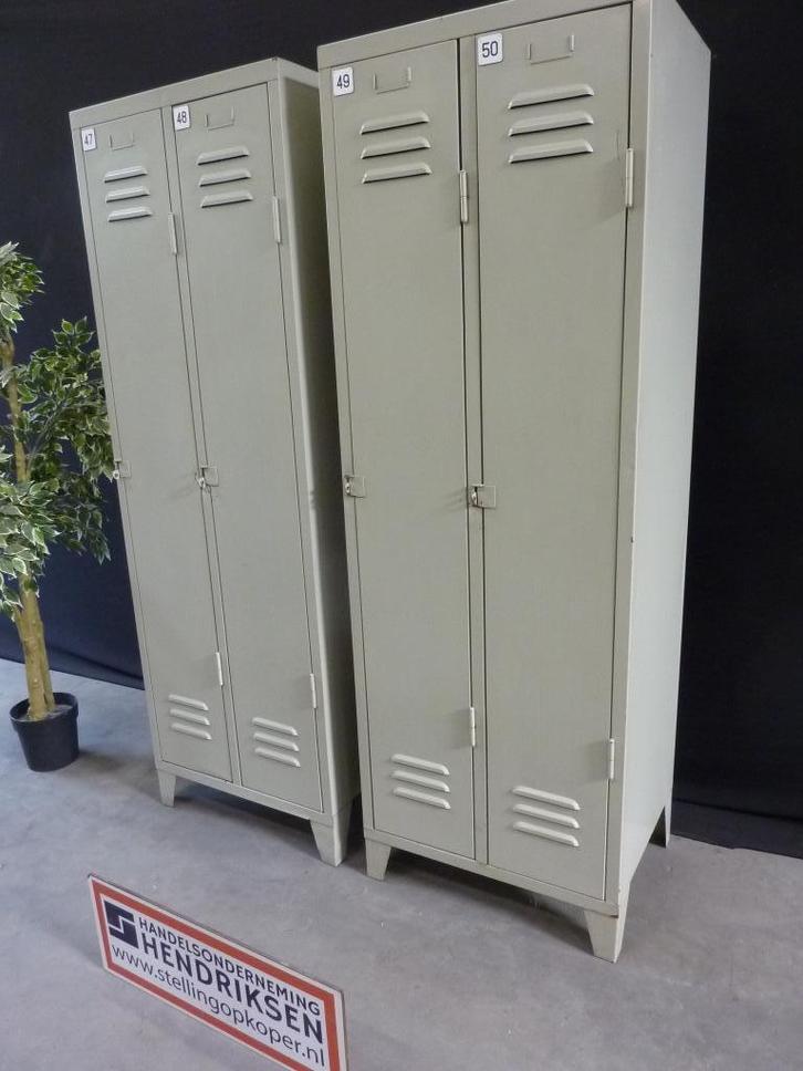 Fraaie locker / oude lockerkast / vintage kledinglocker 2-dr, Huis en Inrichting, Kasten | Lockerkasten, Gebruikt, Ophalen of Verzenden