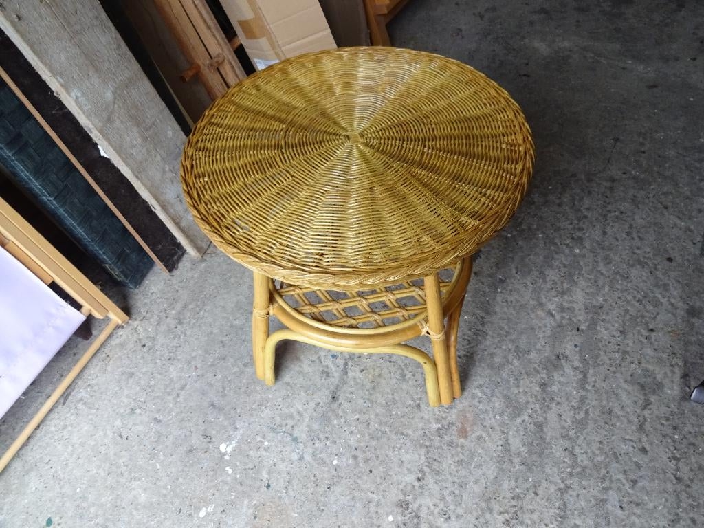 Rieten/ bamboe tafeltje., Antiek en Kunst, Curiosa en Brocante, Ophalen of Verzenden