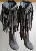 Dames knielaars met franjes grijs leer suède maat 38 € 50,00, Hoge laarzen, Ophalen of Verzenden, Grijs, Gedragen