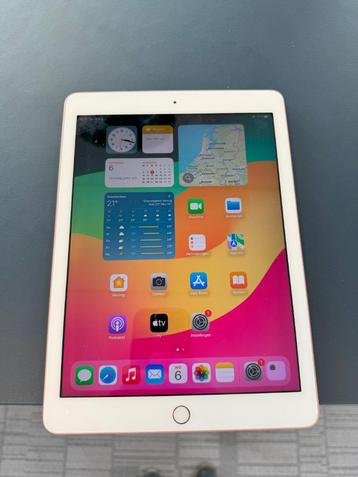 iPad 8 (2020) | 10.2" nummmer 1 van 2 beschikbaar voor biedingen