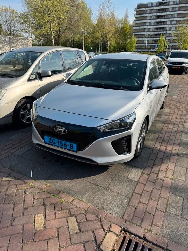 Hyundai IONIQ EV Comfort, Taxi Klaar, btw auto, incl bct, Auto's, Hyundai, Particulier, IONIQ, Sedan, Automaat, Zilver of Grijs