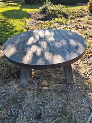 Woonkamertafel of tuintafel  beschikbaar voor biedingen