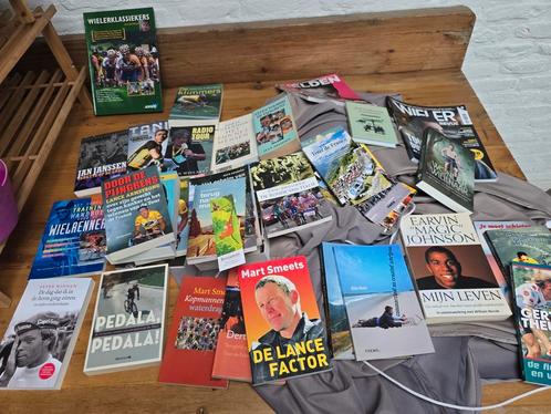 Diverse sportboeken wielrennen sport, Boeken, Sportboeken, Zo goed als nieuw, Lopen en Fietsen, Ophalen