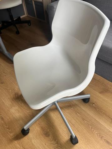 Ikea bureaustoel wit grijs beschikbaar voor biedingen