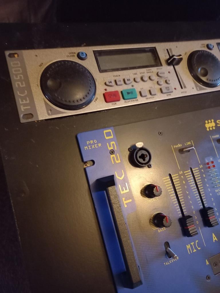 DJ installatie: mengpaneel en dubbele cd speler, Muziek en Instrumenten, Dj-sets en Draaitafels, Ophalen, Dj-set, Overige merken