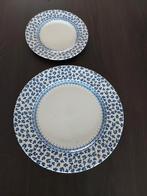Vintage Blauw Bloemen Servies - 2 Borden, Gebruikt, Ophalen of Verzenden, Bord(en), Overige stijlen