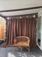 Decoratie gordijn met bloemen en stoeltje., Huis en Inrichting, Ophalen of Verzenden