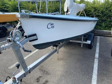 Flying Arrow Schakel zeilboot beschikbaar voor biedingen