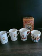 Douwe Egberts blik en 4 mokken Annie M.G.  Schmidt, Ophalen of Verzenden, Zo goed als nieuw, Overige stijlen, Kop(pen) en/of Schotel(s)