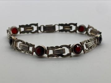 X698 Prachtige 835 zilveren armband rode stenen beschikbaar voor biedingen