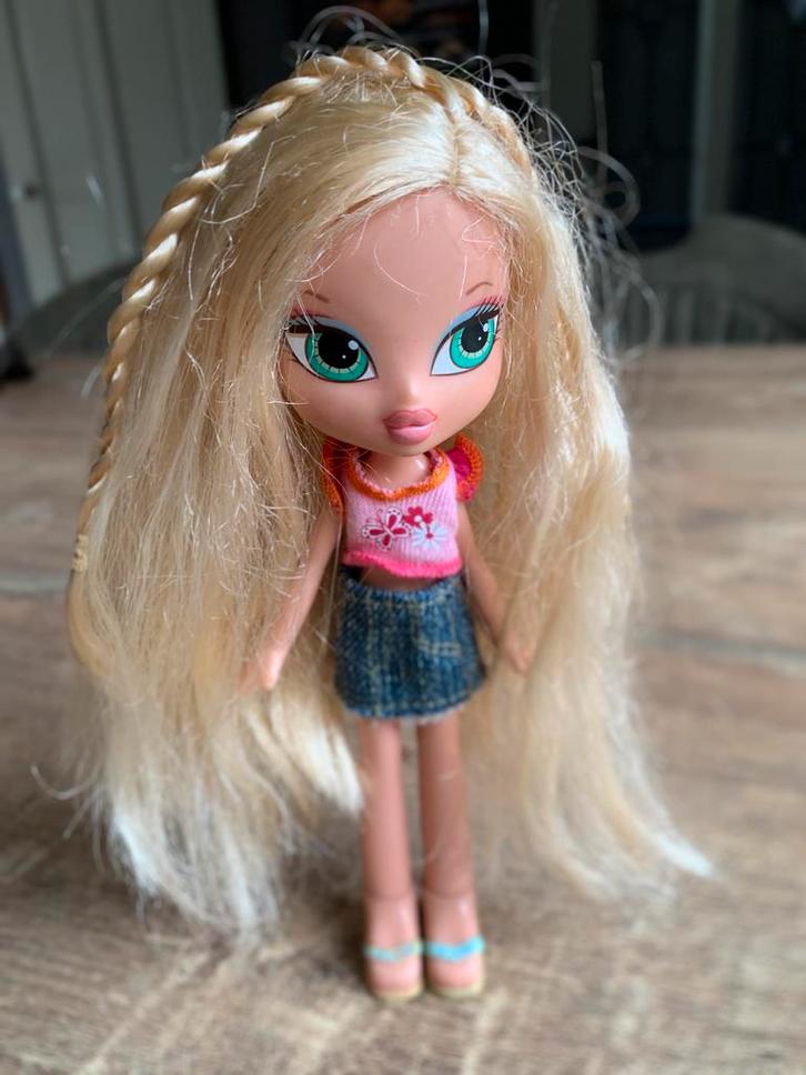 Bratz pop Cloe, Kinderen en Baby's, Speelgoed | Poppen, Zo goed als nieuw, Barbie, Ophalen of Verzenden