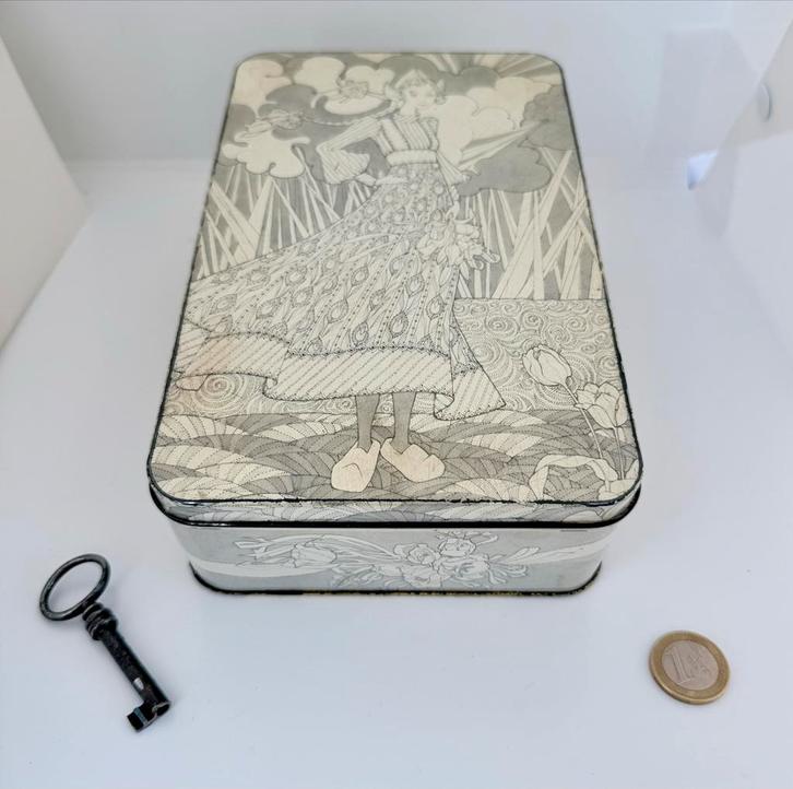 Vintage Art Nouveau Blikken Doos, Huis en Inrichting, Woonaccessoires | Kisten, Gebruikt, Minder dan 50 cm, Metaal, Ophalen of Verzenden