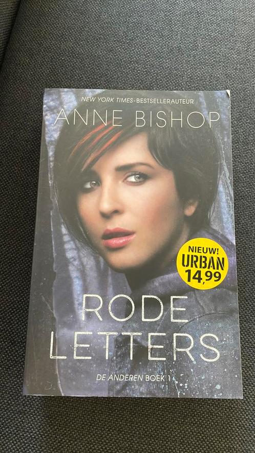 Anne Bishop - Rode letters, Boeken, Fantasy, Gelezen, Ophalen of Verzenden