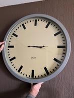grote ronde klok, wandklok, wand klok, Ophalen, Zo goed als nieuw