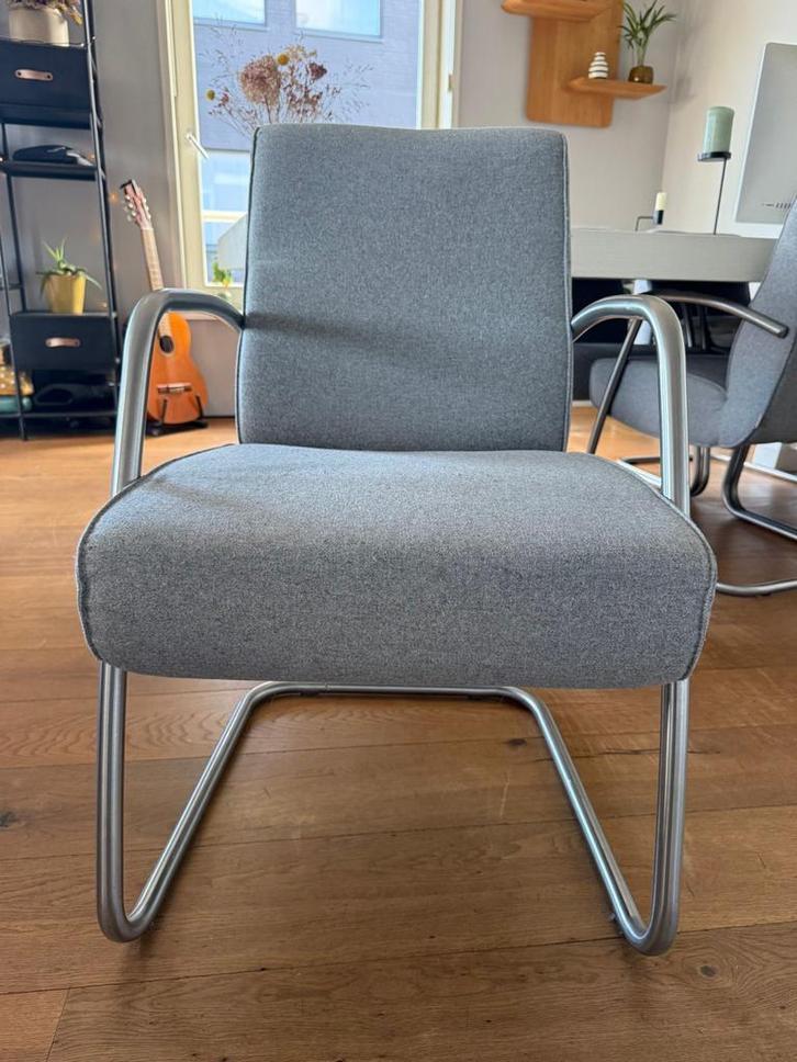 Jess Design Eetkamerstoel - Stijlvol en Comfortabel, Huis en Inrichting, Stoelen, Gebruikt, Twee, Metaal, Grijs, Ophalen
