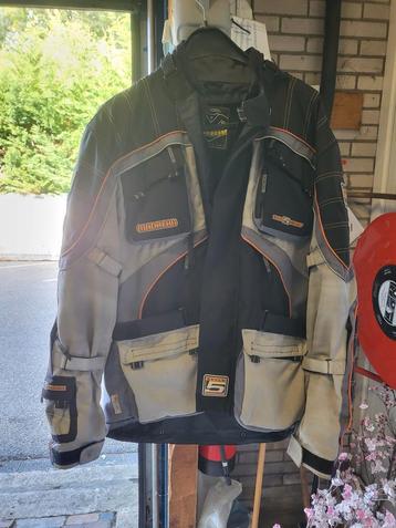 Madhead Motorjas Textiel beschikbaar voor biedingen