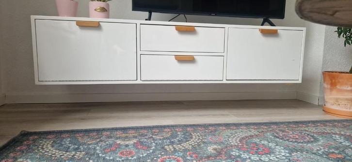 Modern handgemaakt TV meubel, Huis en Inrichting, Kasten | Televisiemeubels, Gebruikt, Minder dan 100 cm, 100 tot 150 cm, 25 tot 50 cm