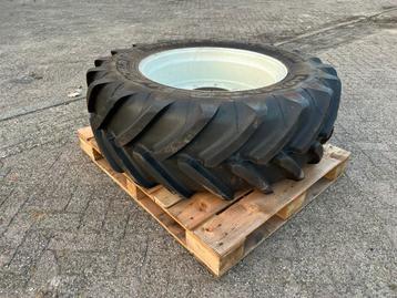 Michelin multibib 440/65R28 incl. 8 gaats NH velg beschikbaar voor biedingen