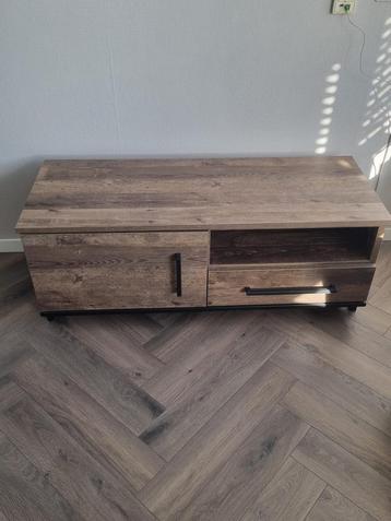Luxe TV Meubel - 125x48x50cm beschikbaar voor biedingen