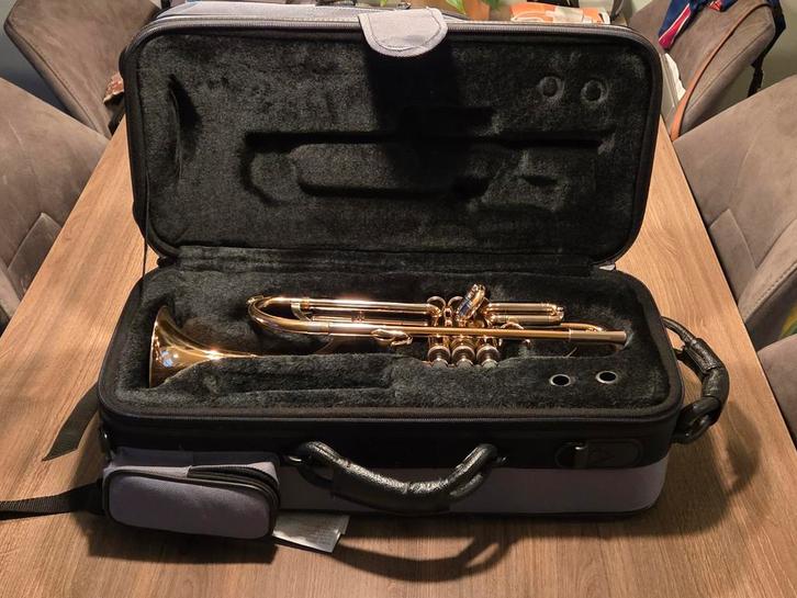 Jupiter JTR 812 R Trompet, Muziek en Instrumenten, Blaasinstrumenten | Trompetten, Gebruikt, Bes-trompet, Met koffer, Ophalen of Verzenden