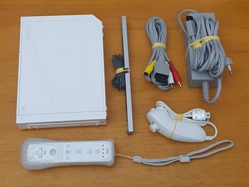 Nintendo Wii met Controller & Kabels beschikbaar voor biedingen