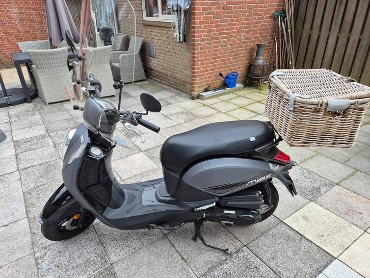Sym mio 5.0.i (snorscooter), Fietsen en Brommers, Scooters | SYM, Zo goed als nieuw, Mio, Ophalen