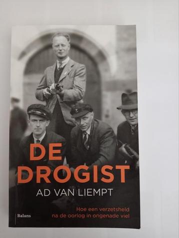 De Drogist - Ad van Liempt - Verzetsheld beschikbaar voor biedingen