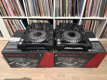 Pioneer CDJ-2000NXS (2 stuks) beschikbaar voor biedingen