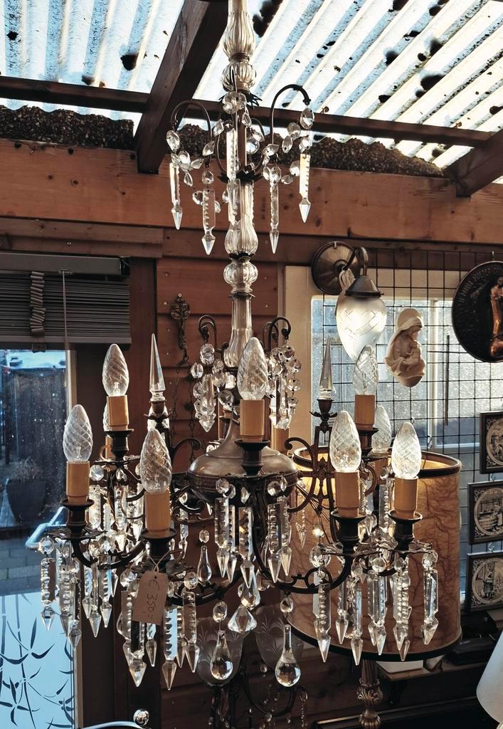 Prachtige antieke Franse kroonluchter met kristallen en ko, Huis en Inrichting, Lampen | Kroonluchters, Gebruikt, Ophalen