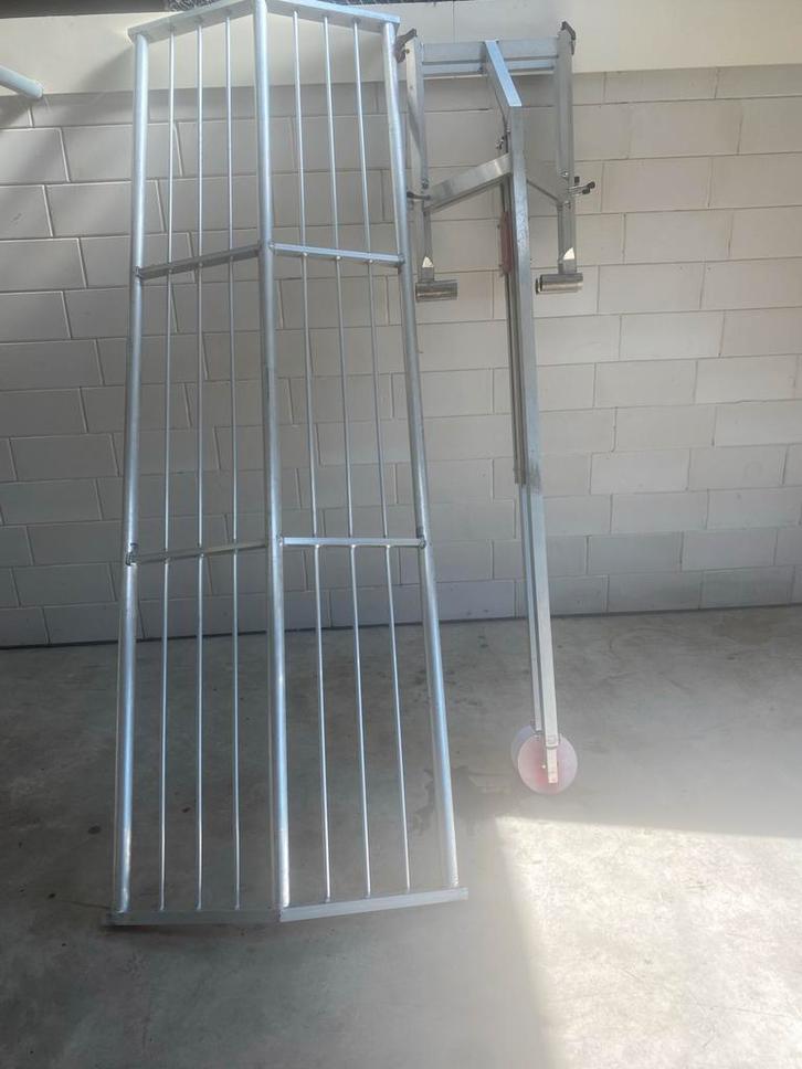 Altrex  dakrand beveiliging 2 poten en 1 rek, Doe-het-zelf en Verbouw, Steigers, Zo goed als nieuw, Overige typen, Minder dan 2 meter