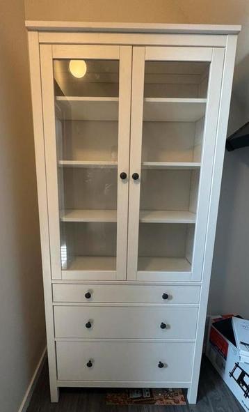 IKEA HEMNES Glss-door cabinet with 3 drawers, white stain beschikbaar voor biedingen